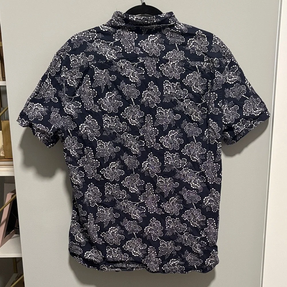 J. Crew Dark Flex Washed Blue Floral Button Down Shirt - Picture 4 of 4